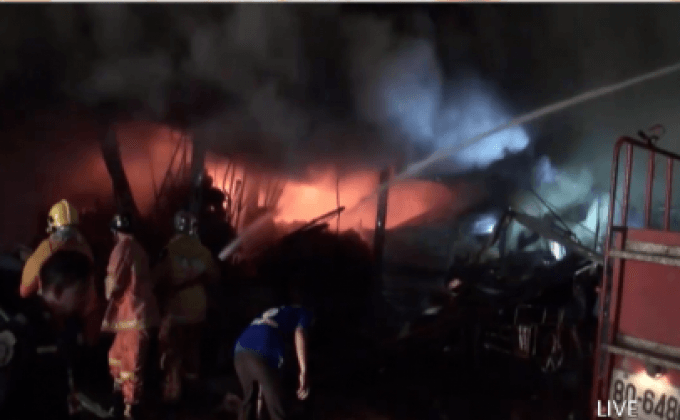 ไฟไหม้ร้านเสื้อผ้าตลาดโรงเกลือ