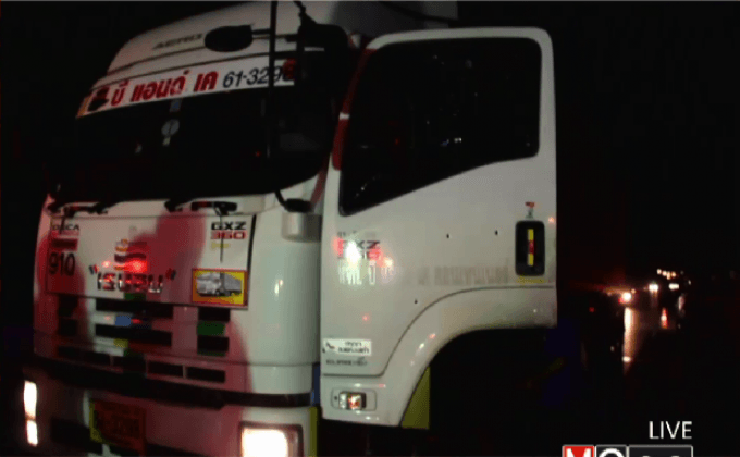 เด็กแว้นรุมยิงรถบรรทุกพ่อแม่ลูกรอดหวุดหวิด