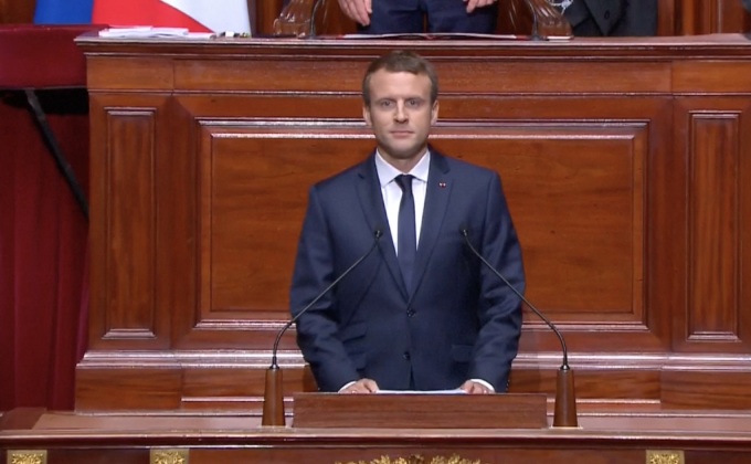 ผู้นำฝรั่งเศสมีแผนยกเลิกภาวะฉุกเฉินในฤดูใบไม้ร่วง