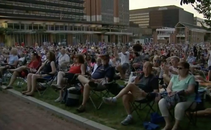 ชาวอเมริกันฉลองวันชาติสหรัฐฯ