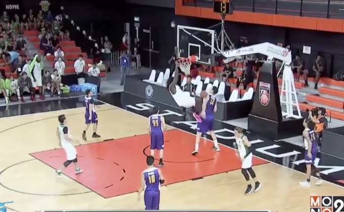 โมโนทิวไผ่งามอัดไฟฟ้าคว้าตั๋วเพลย์ออฟ TBL