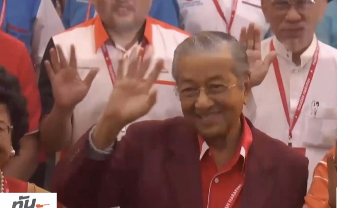 ฝ่ายค้านเสนอชื่อ “มหาธีร์” ชิงเก้าอี้นายกฯ มาเลเซีย