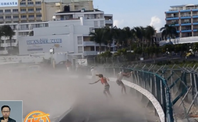 ลมจากเครื่องยนต์เครื่องบินพัดหญิงล้มหัวฟาดเสียชีวิต