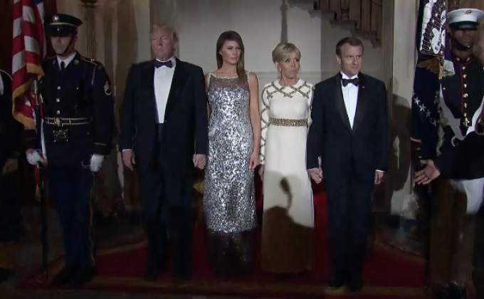 ​ผู้นำสหรัฐฯ เลี้ยงต้อนรับผู้นำฝรั่งเศสแบบรัฐพิธี