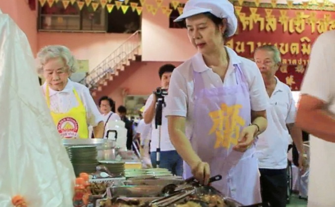 เทศกาลกินเจวันแรกคึกคัก