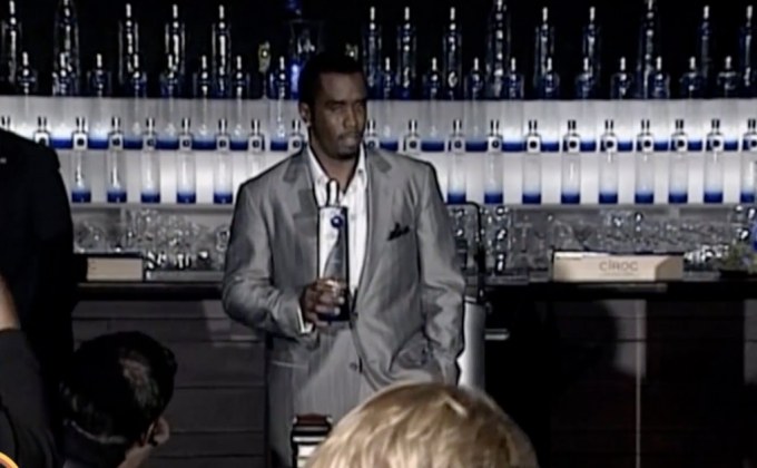 “ฌอน โคมส์” ขึ้นแท่นศิลปินรายได้สูงสุดประจำปี 2560