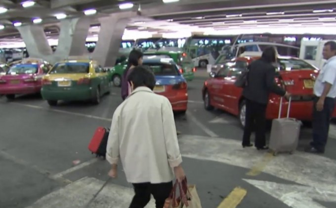 ก.คมนาคม ยืนยันยังไม่ขึ้นค่าแท็กซี่ใหม่ 