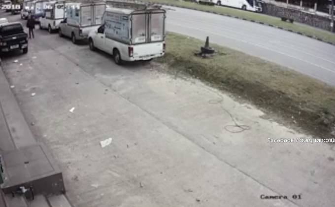 นาทีกระบะแต่งซิ่งพุ่งชนรถข้างทาง จ.ภูเก็ต