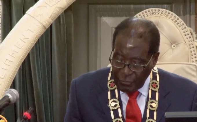 ปธน.ซิมบับเวยอมลาออกหลังรัฐสภาเริ่มถอดถอน