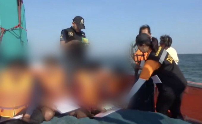 ตรวจสอบเรือประมงทะเลเพชรบุรีไม่พบผิดกฎหมาย