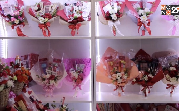 ไอเดียเก๋ จับเครื่องสำอางทำช่อดอกไม้