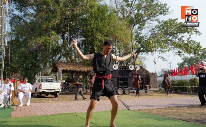 “ดร.เจษฎ์” รำดาบถวาย บวงสรวงดวงวิญญาณชาวบ้านบางระจัน “ชัยวุฒิ” เตือนใจ ปลุกความรักชาติ