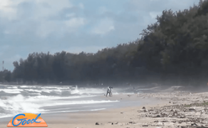 เตือนห้ามเล่นน้ำชายหาดชลาทัศน์ หลังคลื่นลมแรง