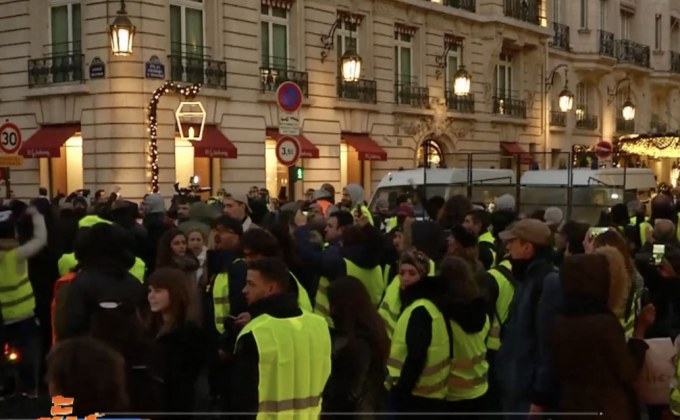 ประท้วงขึ้นราคาน้ำมันในฝรั่งเศส เจ็บกว่า 200 คน