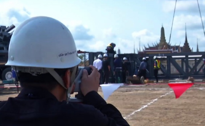 กรมศิลปากร วางโครงสร้างฐานรับเสาเอกพระเมรุมาศ