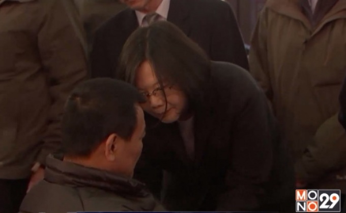 ผู้นำไต้หวันเยี่ยมญาติผู้เสียชีวิตจากเหตุรถบัสคว่ำ