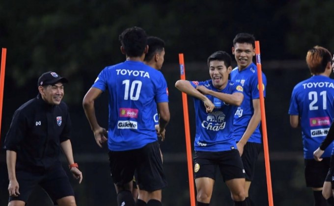 “ช้างศึก” เดินทางถึง มาเลเซีย เตรียมลุยคัดบอลโลก