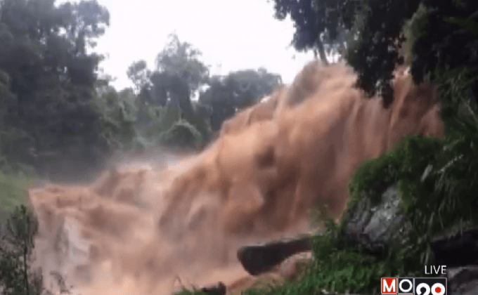 ฝนถล่มเชียงใหม่ต้นไม้โค่น-บ้านเรือนถูกน้ำท่วม