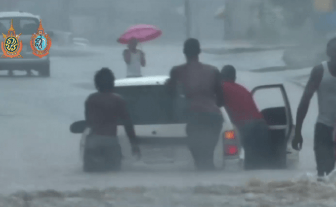 เฮอร์ริเคนแมทธิวกำลังเคลื่อนตัวเข้าสู่เฮติ