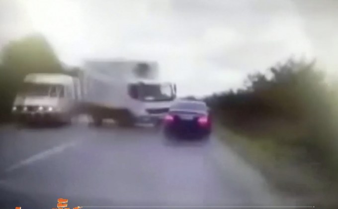 รถยนต์ผู้นำมอลโดวาประสบอุบัติเหตุชนกับรถบรรทุก