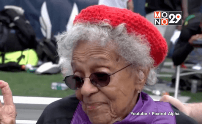 คุณยายวัย 100 ปี โชว์วิ่ง 100 เมตร