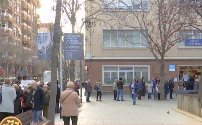 ชาวกาตาลันแห่ใช้สิทธิเลือกตั้งชี้ชะตาอนาคตแคว้น