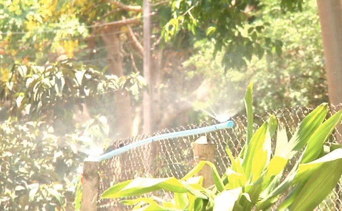 ฉีดพ่นละอองน้ำคลายร้อนให้สัตว์ป่า