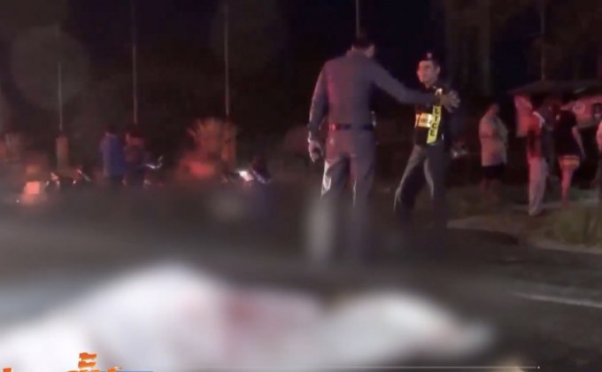 รถกระบะชนพระมรณภาพ จ.อ่างทอง