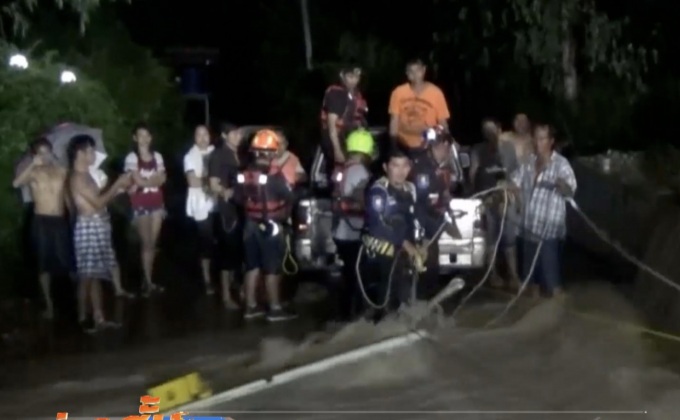 น้ำล้นฝายท่วมถนน จ.ชลบุรี