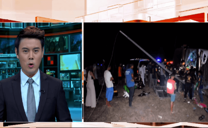 รถทัวร์โดยสารชนเกาะกลางถนน จ.ชุมพร