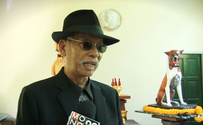 รูปปั้น “คุณทองแดง” เคียงพระเมรุมาศ