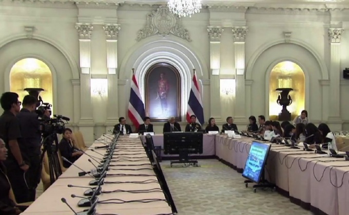 รัฐบาลยืนยันไม่ยกเลิกบัตรทอง