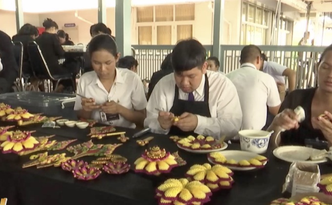 ช่างแทงหยวก 4 ภูมิภาค ถวายงานประดับพระจิตกาธาน