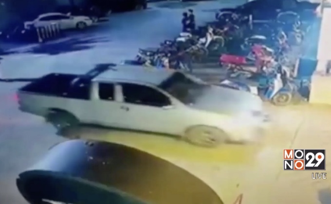 กระบะพุ่งชนรถจักรยานยนต์ดับ 1 เจ็บ 1