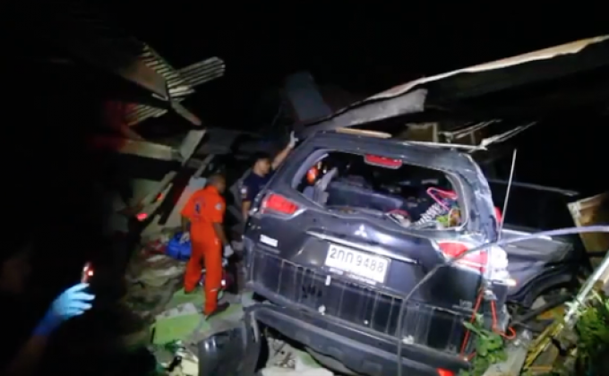 รถปาเจโร่พุ่งชนบ้านพังยับเสียชีวิต 1 คนเจ็บนับ 10