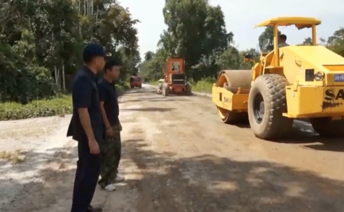 ชาวสุไหงปาดี รวบรวมเงินซ่อมแซมถนน ถวายเป็นพระราชกุศล