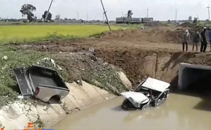รถไฟพุ่งชนกระบะเสียชีวิต 1 คน  จ. ลพบุรี
