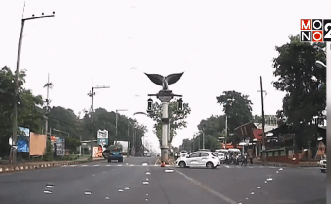 เด็ก 4 ขวบตกจากรถกลางสี่แยก จ.กระบี่