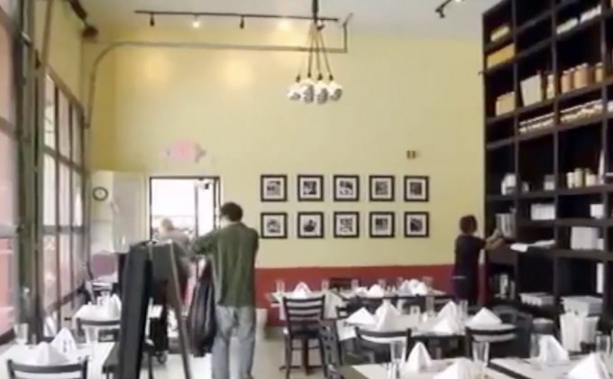 ร้านอาหาร “จอน บอน โจวี่” แจกฟรีในภาวะชัตดาวน์