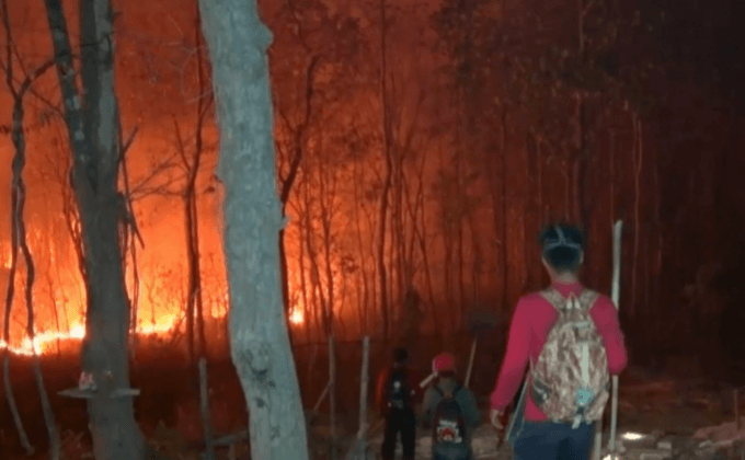 ไฟป่าดอยสุเทพลุกลามกว่า 100 ไร่