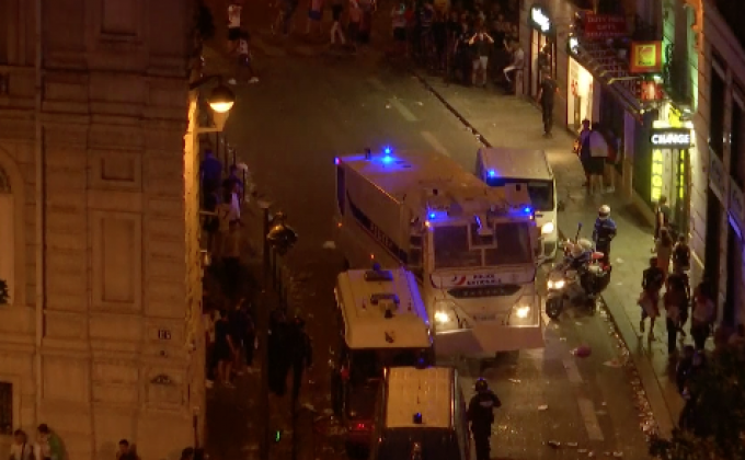 ปารีสป่วนระหว่างฉลองแชมป์บอลโลกสมัยที่ 2