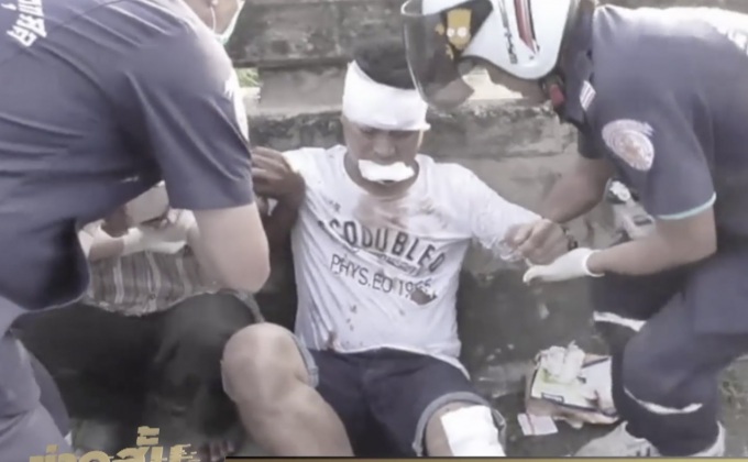 เก๋งหลับในชนคอสะพานค้นรถพบปืนเถื่อน