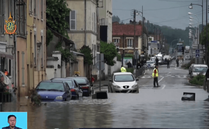 ประชาชนในกรุงปารีสเริ่มเก็บกวาดหลังเหตุน้ำท่วม