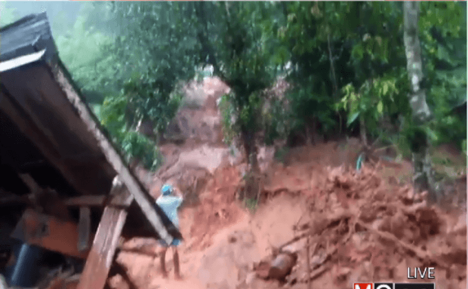 อพยพ 30 ครัวเรือนหลังน้ำป่าท่วม จ.น่าน