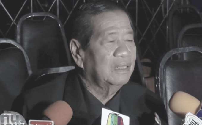 “ไวพจน์” ร่วมร้องเพลง “ฟ้าร้องไห้” ถวายพ่อหลวง