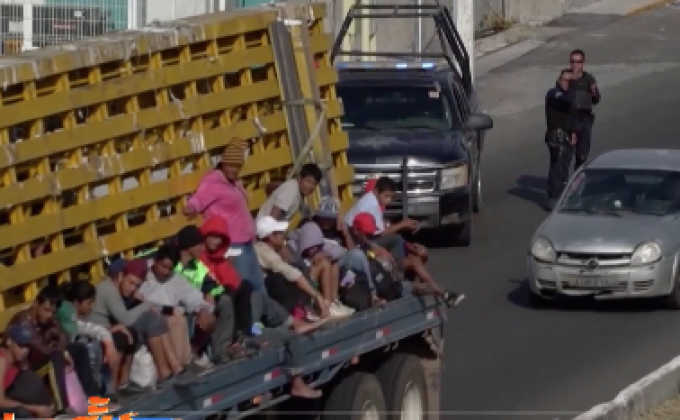 ผู้อพยพยังคงมุ่งหน้าไปยังชายแดนเม็กซิโกที่อยู่ติดกับสหรัฐฯ