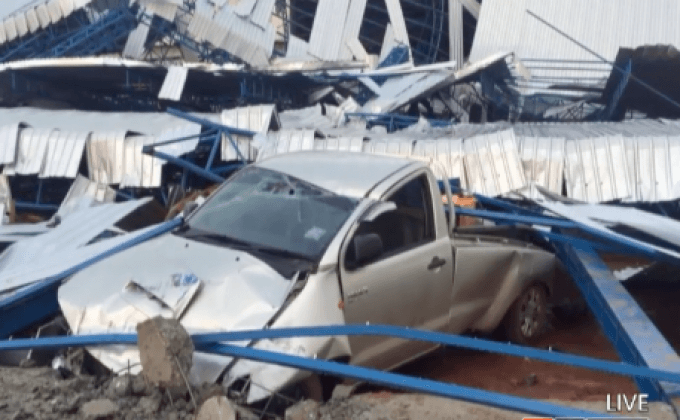 พายุพัดโกดังพังถล่ม จ.ฉะเชิงเทรา