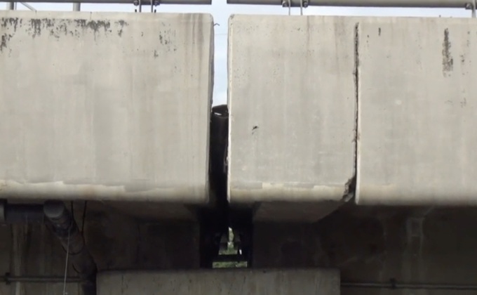 ปิดสะพานเข้าฟิวเจอร์พาร์ครังสิตหลังเกิดรอยแยก