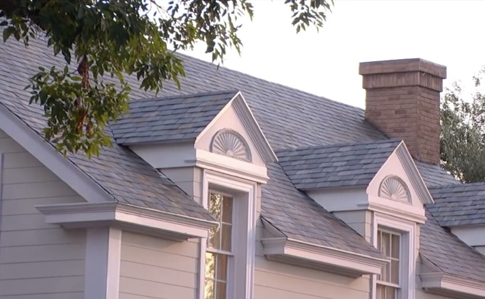 “เทสลา” เตรียมส่งหลังคาโซลาร์เซลล์ ให้ลูกค้าฤดูร้อนนี้