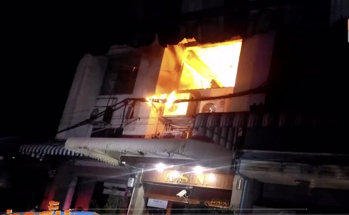 ไฟไหม้ตึกแถวย่านเตาปูน เสียชีวิตหลายราย